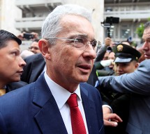 Ex Presidente Álvaro Uribe comparece ante la Corte Suprema de Colombia en indagatoria en su contra por fraude y soborno