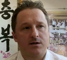 Michael Spavor, el canadiense que hacía de nexo entre Corea del Norte y Occidente que fue condenado en China por espionaje