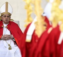 Papa Francisco sorprende al no leer la homilía en la misa del Domingo de Ramos