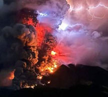 Emiten alerta de tsunami en Indonesia por erupción de volcán: Evacuan a miles de personas