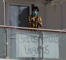Evacuan a los 86 tripulantes de crucero australiano varado en Uruguay después de un mes y medio
