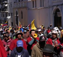 Ecuador: manifestantes destruyen dos estaciones de policía