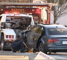 Conductor a exceso de velocidad mató a una mujer y tres niños que viajaban en una minivan en Fairwood, WA