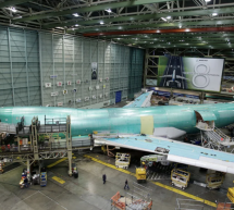 Boeing anuncia renuncia de su director ejecutivo tras serie de incidentes aéreos en seguridad